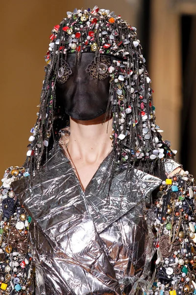 Look 29